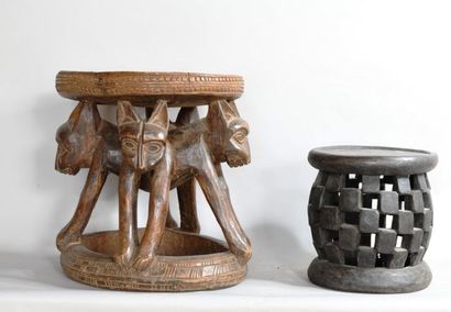 CAMEROUN 

Deux tabourets en bois sculpté...