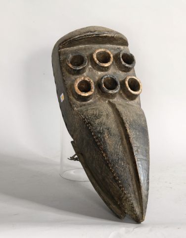 COTE D'IVOIRE 

Masque en bois à patine noire

XXe,...