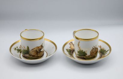 BRUXELLES. Paire de tasses litron en porcelaine,...
