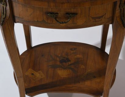 *Petite table de salon en bois de placage,...