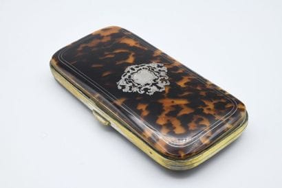 Etui à soufflet en écaille à décor en piqué...