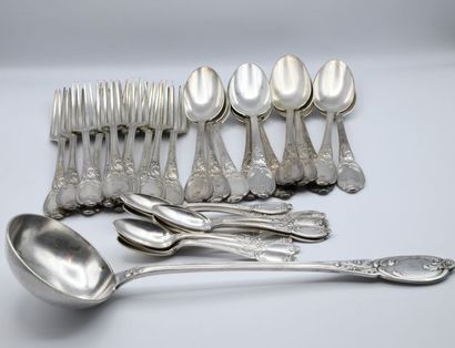 HENIN Cie. Partie de ménagère en argent à...