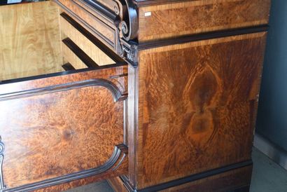 Commode à l'anglaise formant scriban, en...