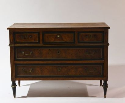 Importante commode en noyer naturel et noirci,...