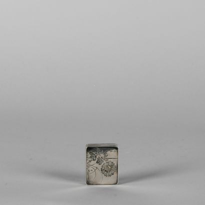 Petite boîte en argent 800 ‰ à décor d'un...