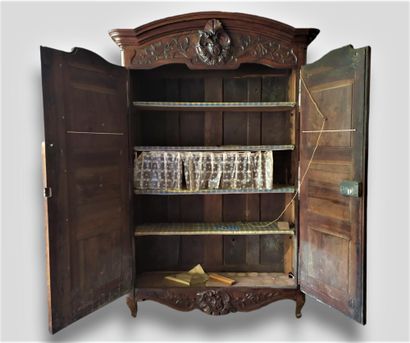 Belle armoire lyonnaise de type lingère en...
