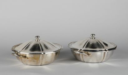 Paire de légumiers couverts en argent 800‰...