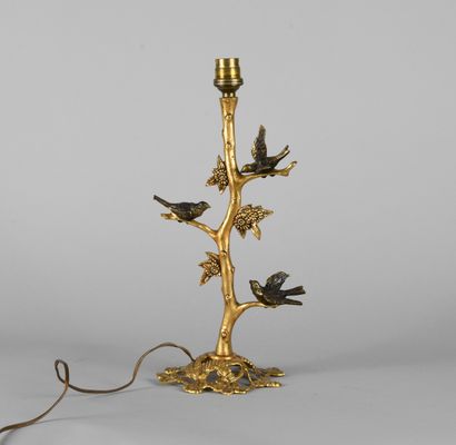 Pied de lampe en bronze doré à décors d'oiseau...