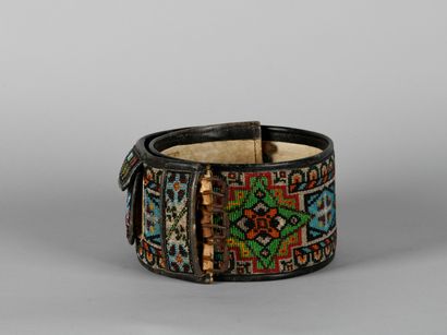 Large ceinture en cuir noir, l'intérieur...