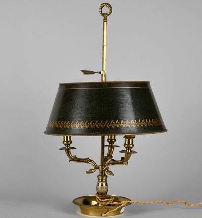 Lampe bouillotte en laiton doré à trois bras...