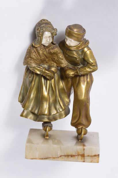 Louis SOSSON (act.1905-1930)

Couple de patineurs

Statuette...