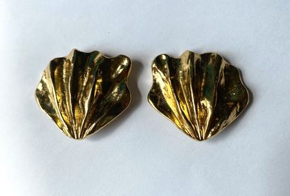 YVES SAINT LAURENT. Gold-plated metal ear...