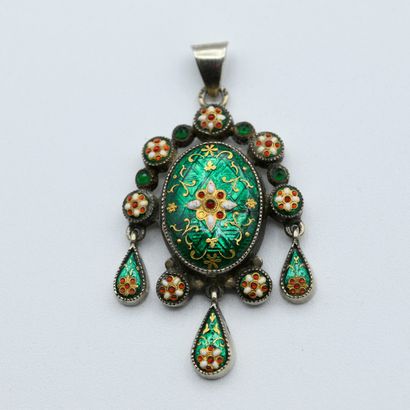 Pendant with green Bressan enamel pendants

Very...