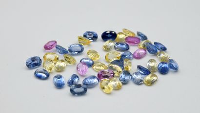 Sapphires on paper of oval shape of several...