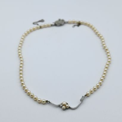 Necklace made of freshwater pearls, metal...