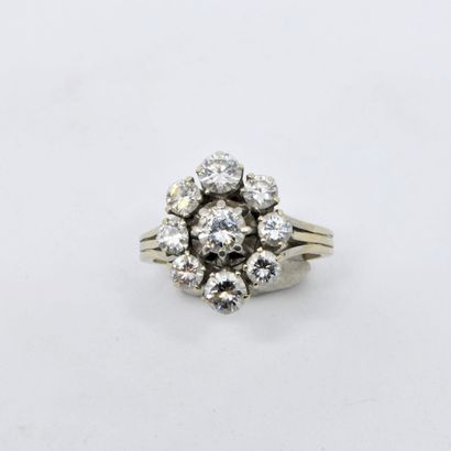 Beautiful 750‰ white gold and platinum daisy...