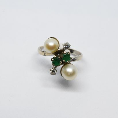 White gold 750‰ ring, set with two cultured...