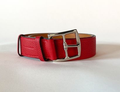 HERMES. Etrivière belt in red taurillon leather....