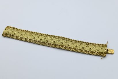 Important cuff bracelet in yellow gold 750‰...