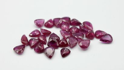 Important lot of rubies treated on paper,...