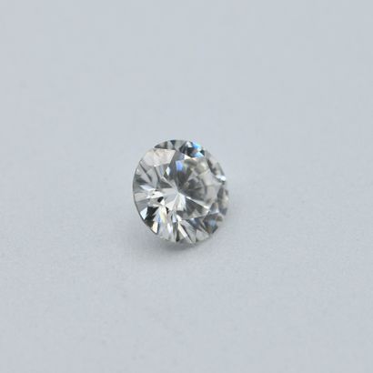 Moissanite of round shape of approximately...