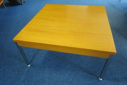 Table basse en bois de placage, le plateau...