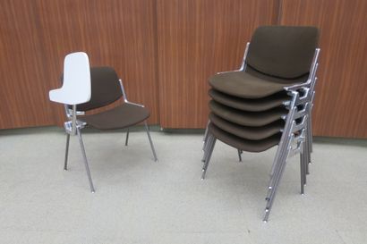 Giancarlo Piretti pour CASTELLI. 

Ensemble...