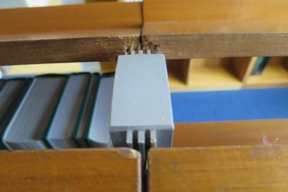 Présentoir double-face à livres ou journaux...