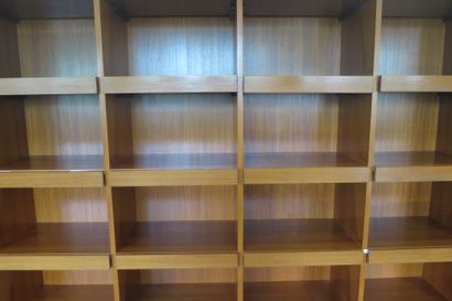 Elément de bibliothèque en bois de placage,...