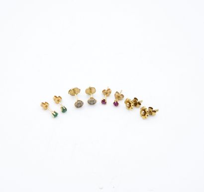 *Lot of four pairs of yellow gold 750‰ ear...