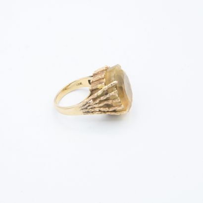 *Ring the setting in yellow gold 585‰ adorned...