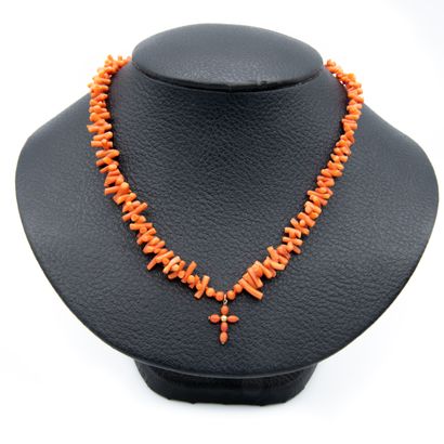 Necklace made of pearls and coral branches...