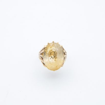 *Ring the setting in yellow gold 585‰ adorned...