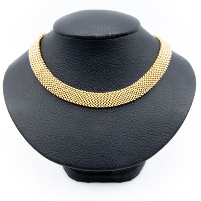 *Beautiful yellow gold 750‰ doormat necklace.

Owl...