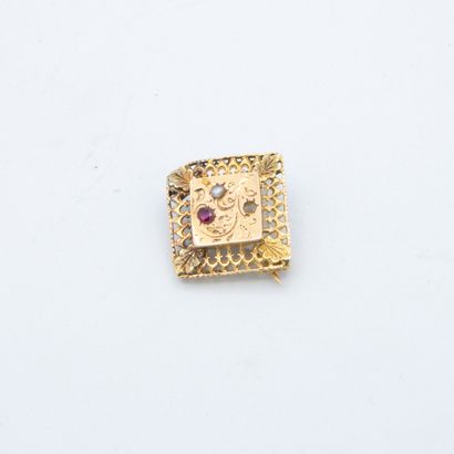 Antique diamond-shaped brooch in yellow gold750...