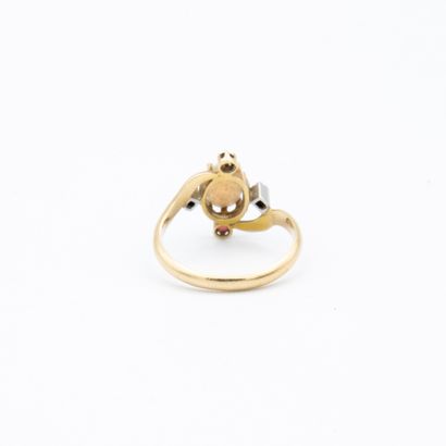 *Antique gold 750 ‰ interlace ring centered...
