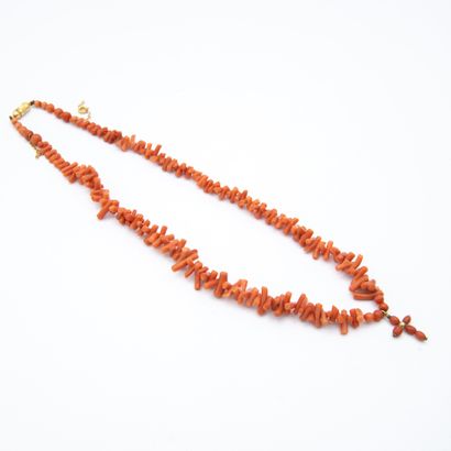 Necklace made of pearls and coral branches...