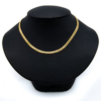 Yellow gold 750‰ flat mesh necklace. 

Eagle...