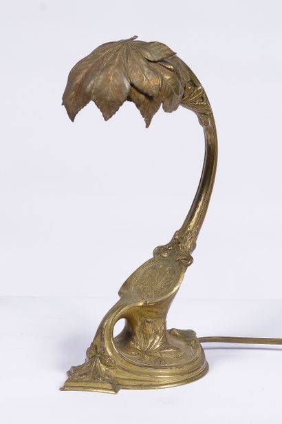 
Art Nouveau lamp in gilt bronze decorated...