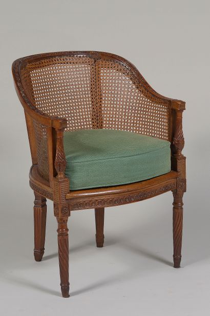 Desk armchair with cane 

in beech richly...