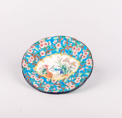 LONGWY, 

Assiette polylobée en faïence émaillée...