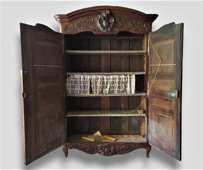 Belle armoire lyonnaise de type lingère en...