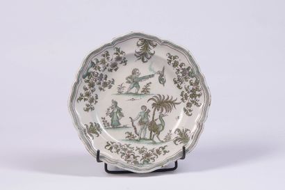 MOUSTIERS Earthenware plate with green monochrome...