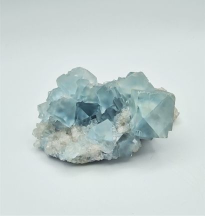 Fluorite bleue-verte

Dim: 14,5 x 11 cm ...