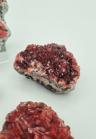 Lot de quatre belles rhodochrosites, l'une...