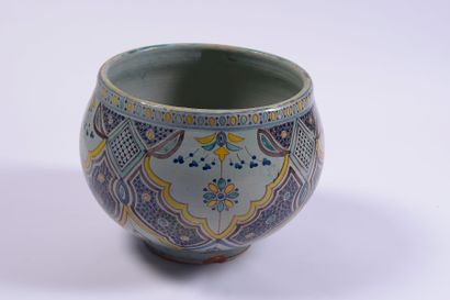 Important glazed ceramic planter with polychrome...
