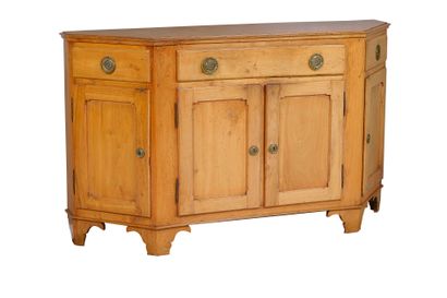 Buffet bas, en bois fruitier clair, ouvrant...