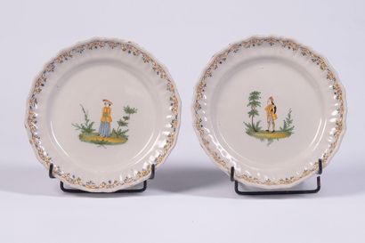 MIDI

Pair of earthenware plates decorated...