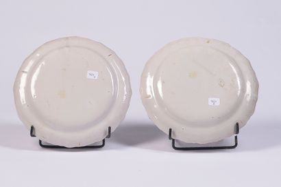 MIDI

Pair of earthenware plates decorated...