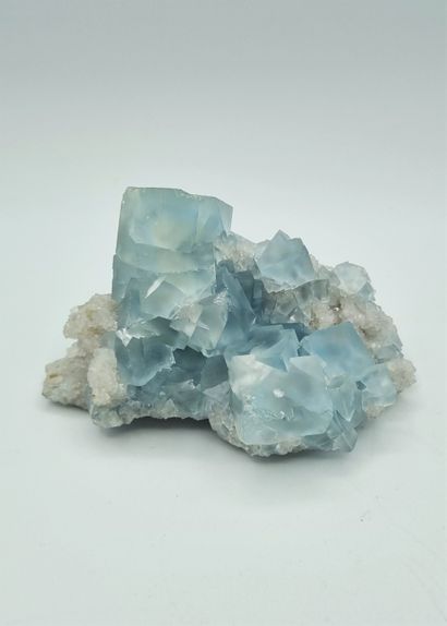 Fluorite bleue-verte

Dim: 14,5 x 11 cm ...